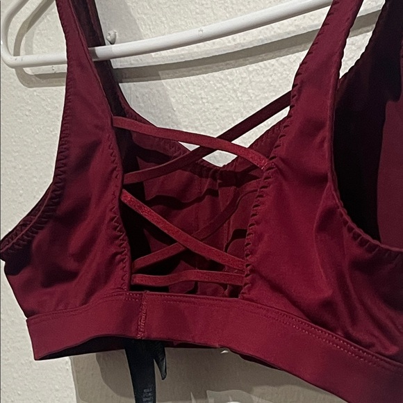 Victoria Secret Burgundy Sports Bra Bralette Criss Cross Back Athleisure - Picture 8 of 8